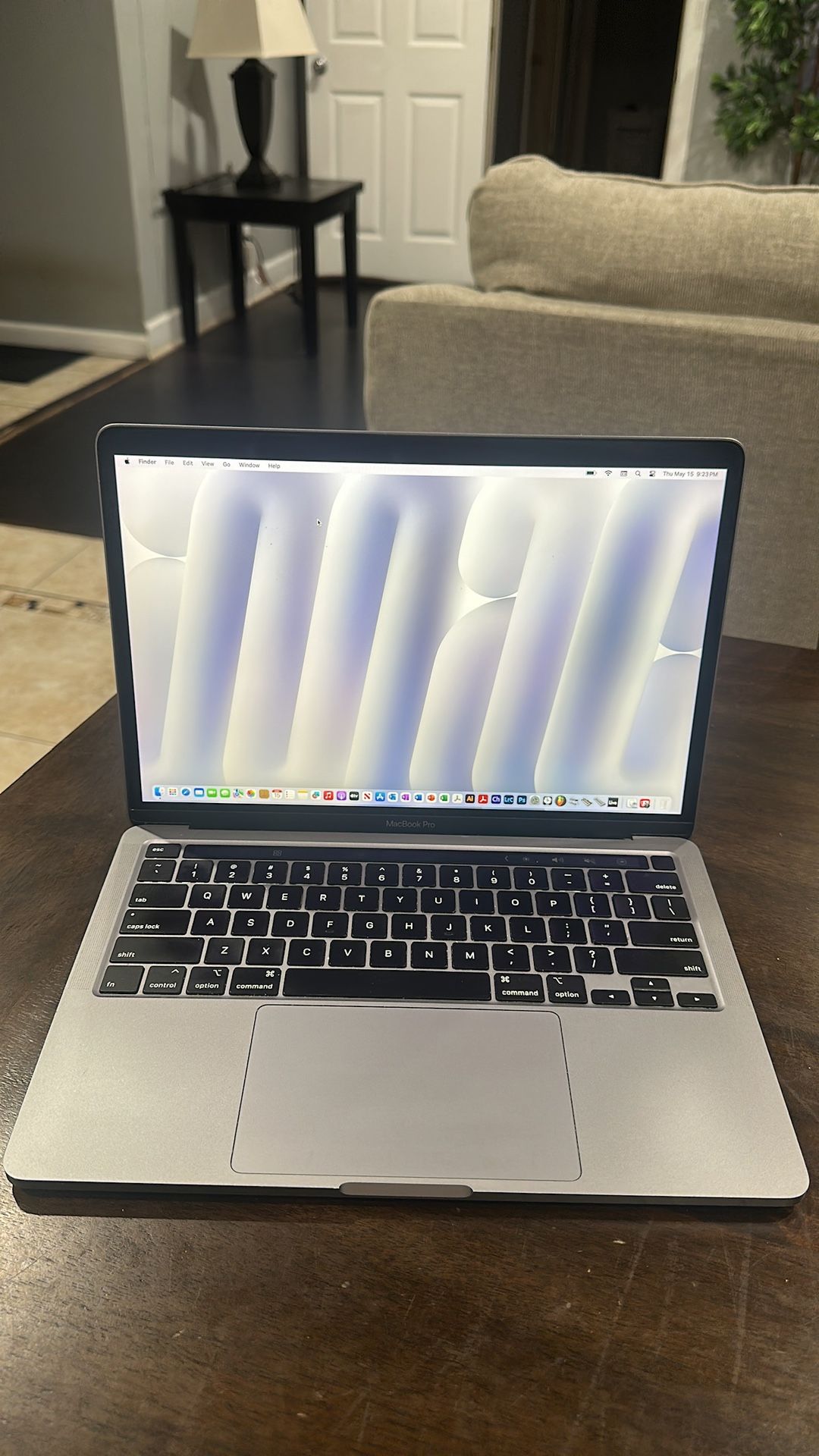 APPLE MACBOOK PRO 13” TOUCHBAR 2020 QUAD CORE i7 16GB RAM 500GB SSD! LOADED!