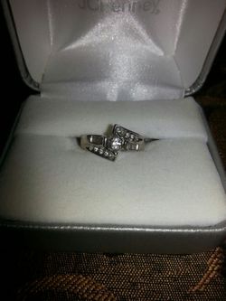 14k white gold wedding/engagement Ring size6