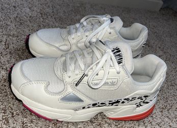 Adidas Falcon Women’s size 6