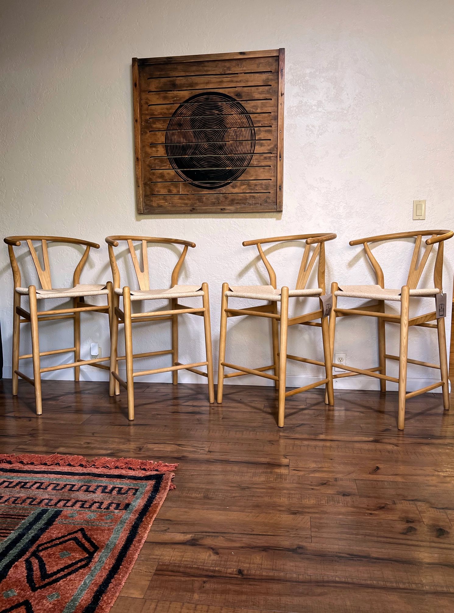 PIA WISHBONE COUNTER STOOL