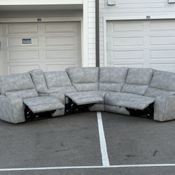 Sectional Couch Power Recliner American Signature Like New Delivery Available 