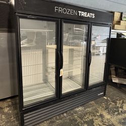True 3 Door Merchandiser Freezer Restaurant Equipment (Pre-Owned)