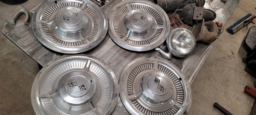 1958 Chevy Impala Hub Caps