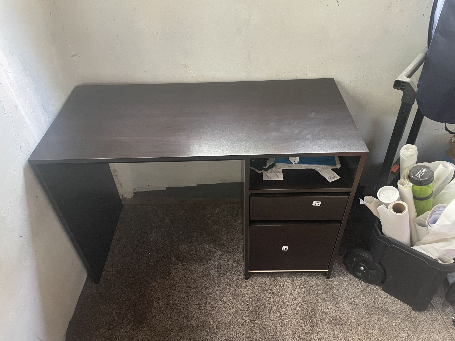 $25! New Desk, Barely Used, Packs Flat!