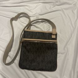 Michael Kors crossbody Bag Never Used 