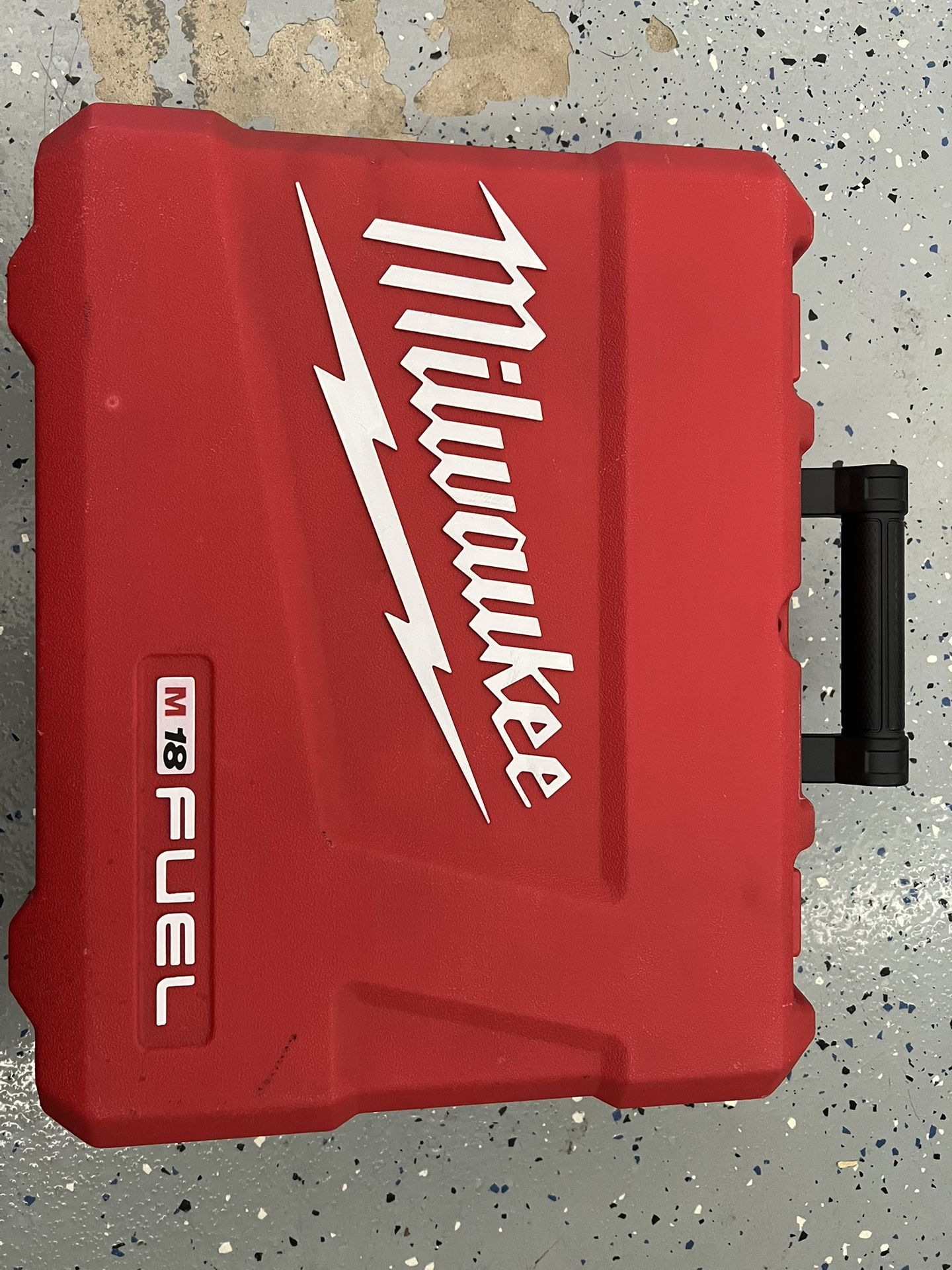 Milwaukee M18 Fuel Box