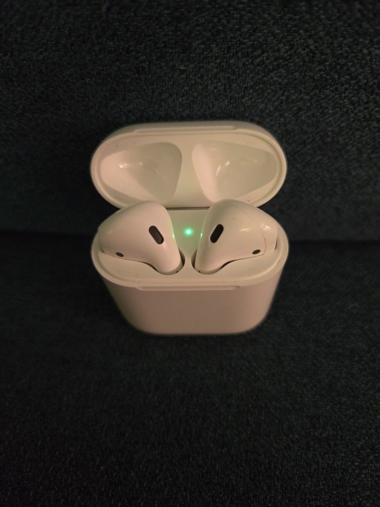 Apple AirPods (2nd Generation)