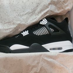 Jordan 4 White Thunder Ds Size 11