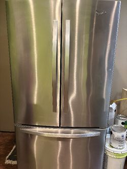 Reliable Whirlpool Refrigerator for Sale!
