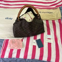 Louis Vuitton Bucket Purse