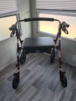 WALKER WIDE SIZE NEW (MOVING SALE)