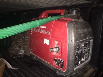 Honda eu2000i gas powered generator inverter