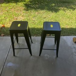 2 Bar Stools 