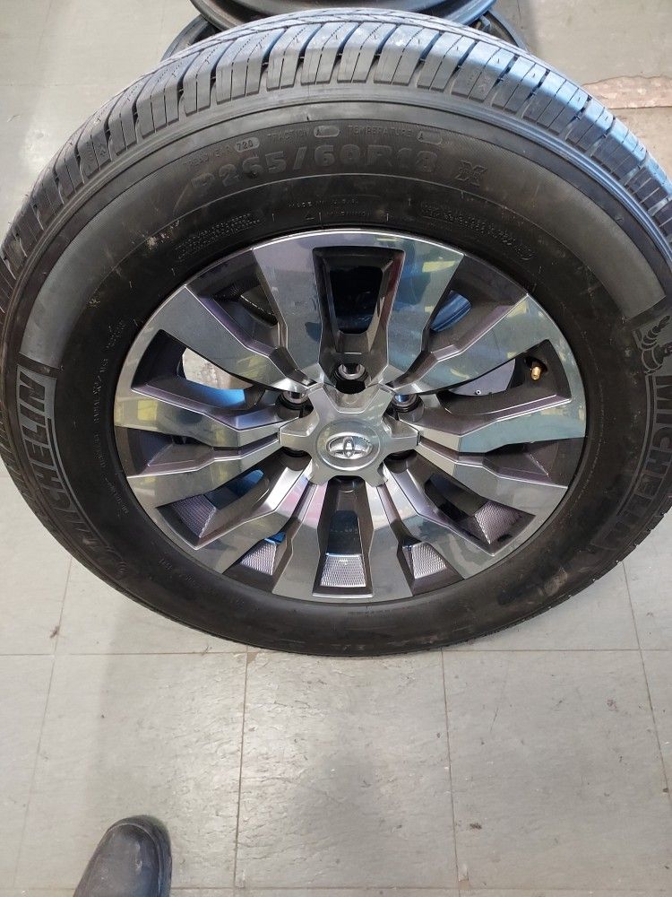 Toyota WHEELS with Tires