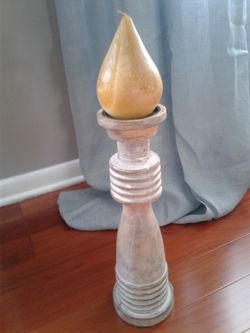 Acacia wood candle holder.