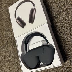 Brand New Apple AirPod Maxes