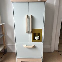 Wooden Toy Refrigerator for Kids
