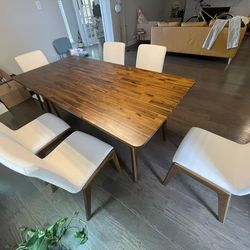 Selling brand new dinning table