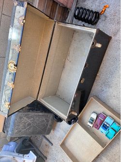 Vintage chest