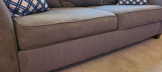 Sandia Heights Gray Chenille Fabric Sofa - Rooms To Go