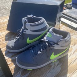 Nike ‘s Sizes 13 And 81/2  Used Good Condition 