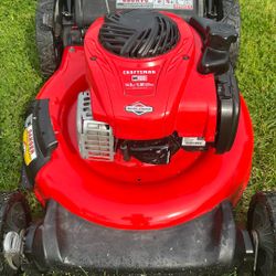 USA 2019 Push lawn Mower Craftsman. 