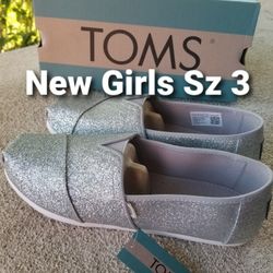New Girls Size 3Y Silver TOMS glitter Slip-on Casual Shoes Nib Size 3