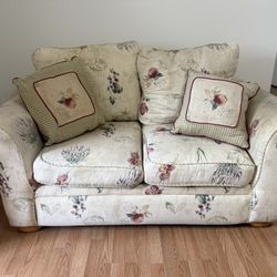 Free Love Seat