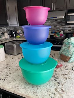 Tupperware set