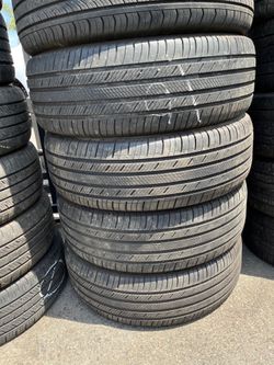 Vendo 235/65/R18 las 4 llantas Michelin por $170