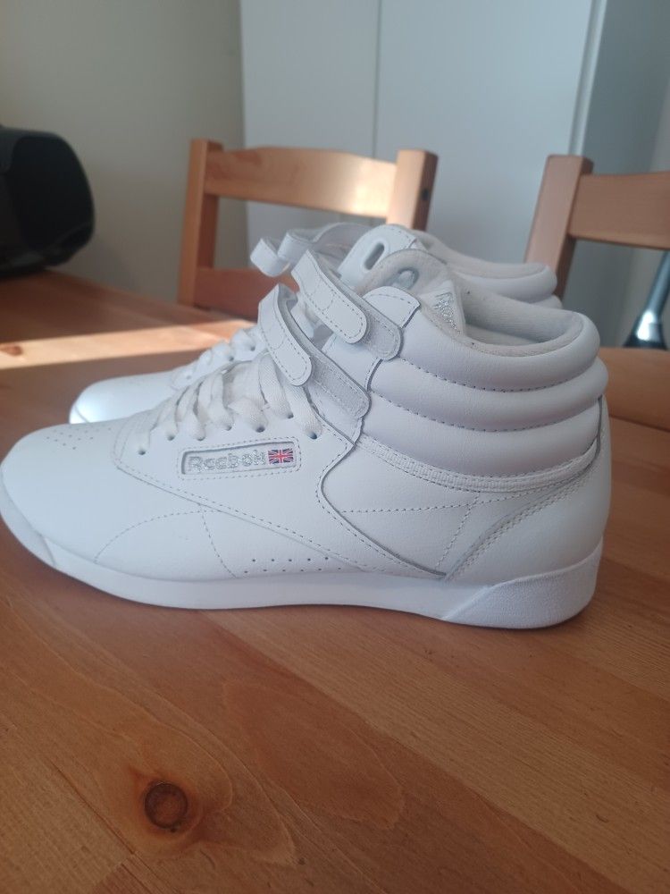 New Reebok Princess Women's 9.5