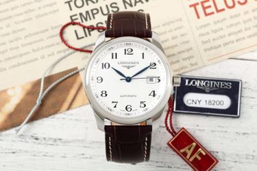 A classic versatile mechanical watch