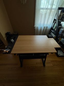 Adjustable Art Desk