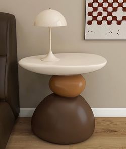 Mini sculpted coffee table