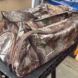 ULine Camo Duffle Bag Hunting, Ad Will Be Removed When Sold