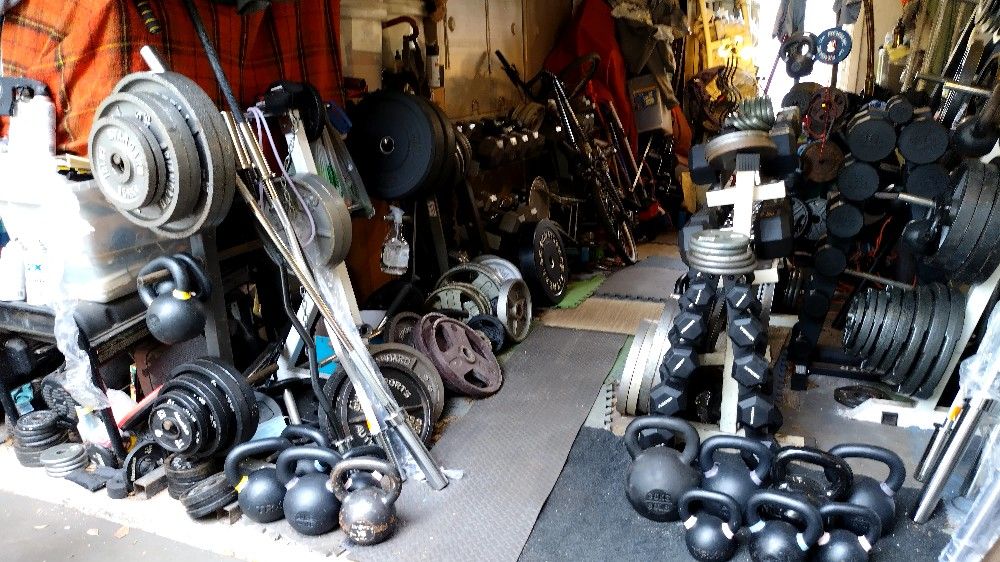 SELLING : RUBBER & STEEL DUMBBELLS /OLYMPIC & STANDARD SIZE PLATES / ROGUE BUMPERS & 5 FOOT / 7 FOOT BARBELL BARS & EASY CURL BARS & KETTLES