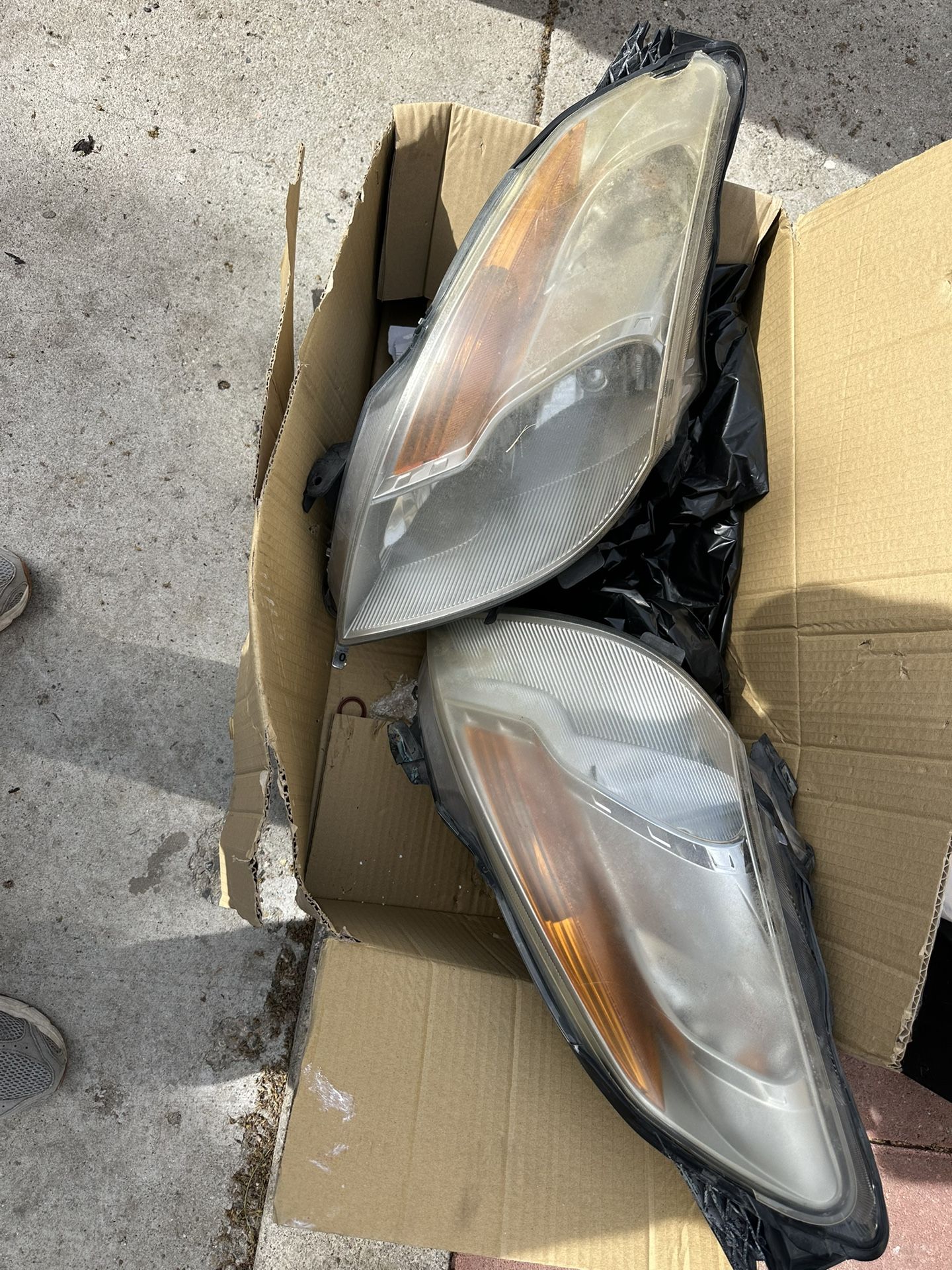 2008 Nissan Altima Coupe Headlights