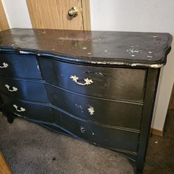 Dresser