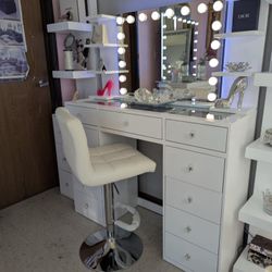 Vanity for makeup With Bluetooth 