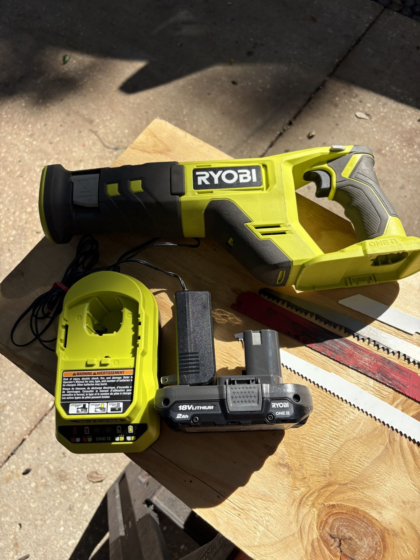 Ryobi ONE+ 18V Cordless Reciprocating Saw-PCL 515-New-2.6Ah Battery/Charger, Saw Blades.