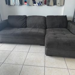 Charcoal Gray Modern Sectional with Chaise and 2 FREE Covers! 100 x 59 