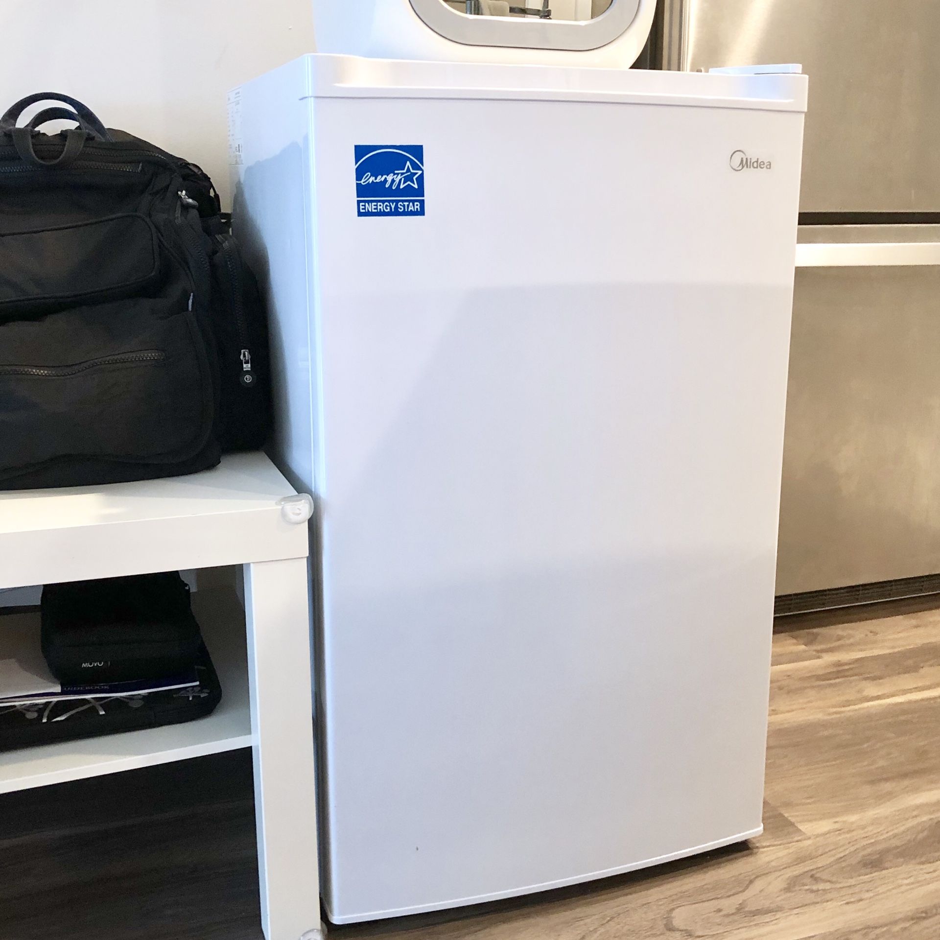 MIDEA upright freezer 3.0cubic feet