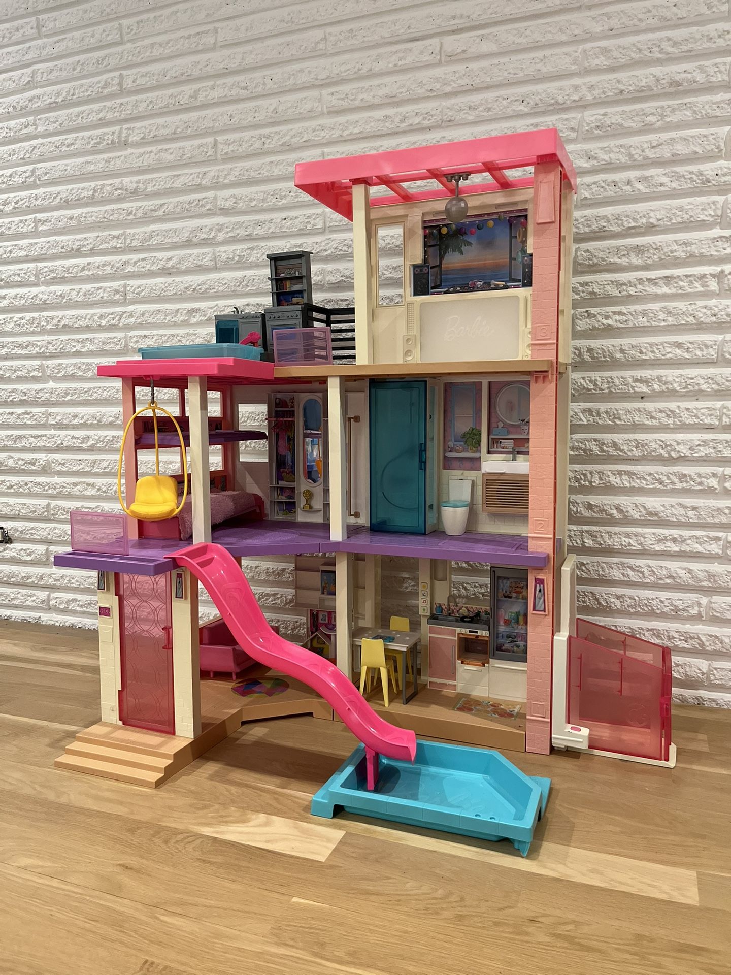 Barbie Dream House - Doll House