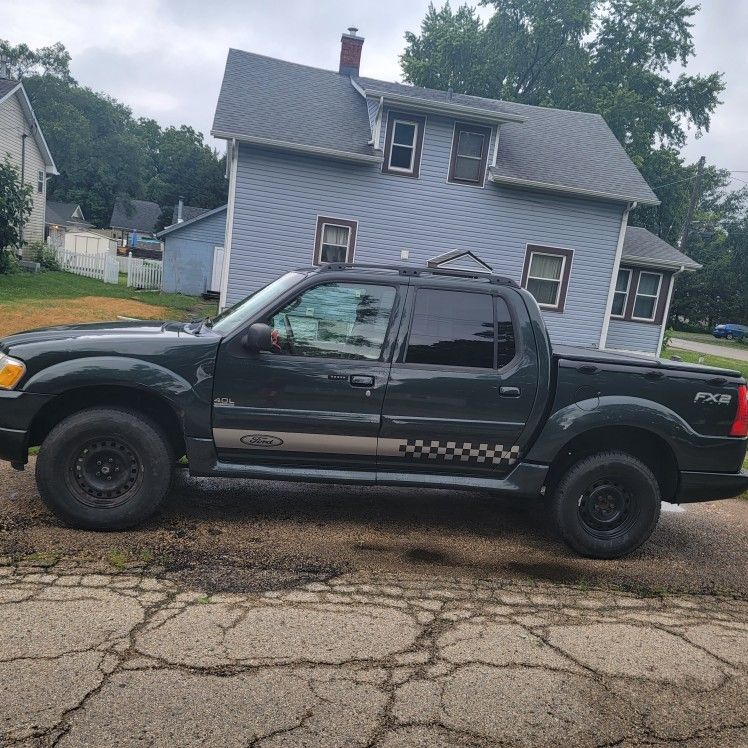 2004 Ford Explorer