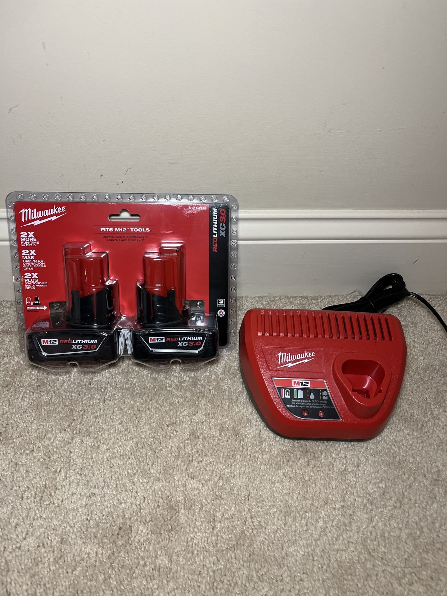 Milwaukee M12 12-Volt Lithium-Ion XC Extended Capacity 3.0Ah Batteries (2 Pack) & Charger