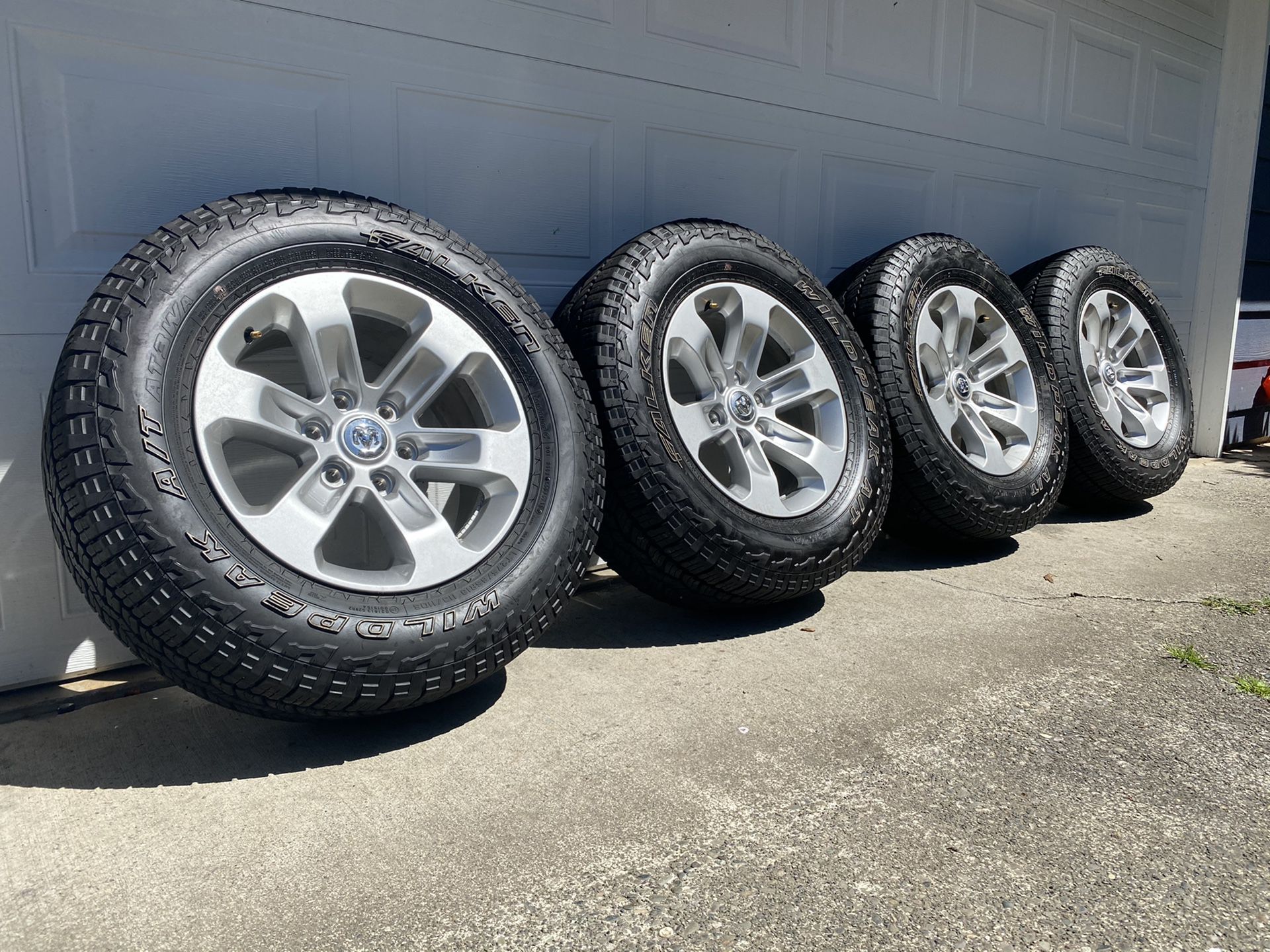 2020 Ram 1500 Wheels and tires