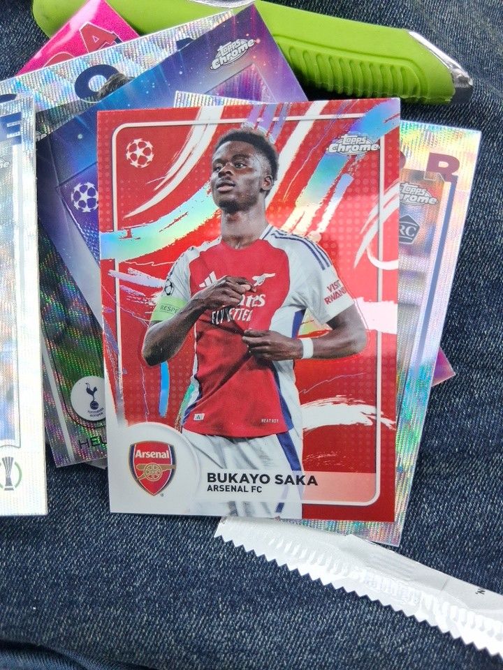 Bukayo Saka Topps Chrome