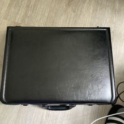 Samsonite Black Leather Briefcase 