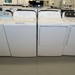 HOTPOINT 4.0 Cu Ft Capacity Washer And Dryer Gas 