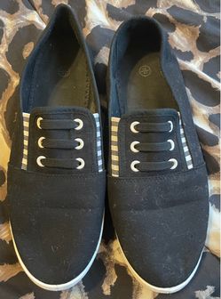 Women’s 10 slip on shoes